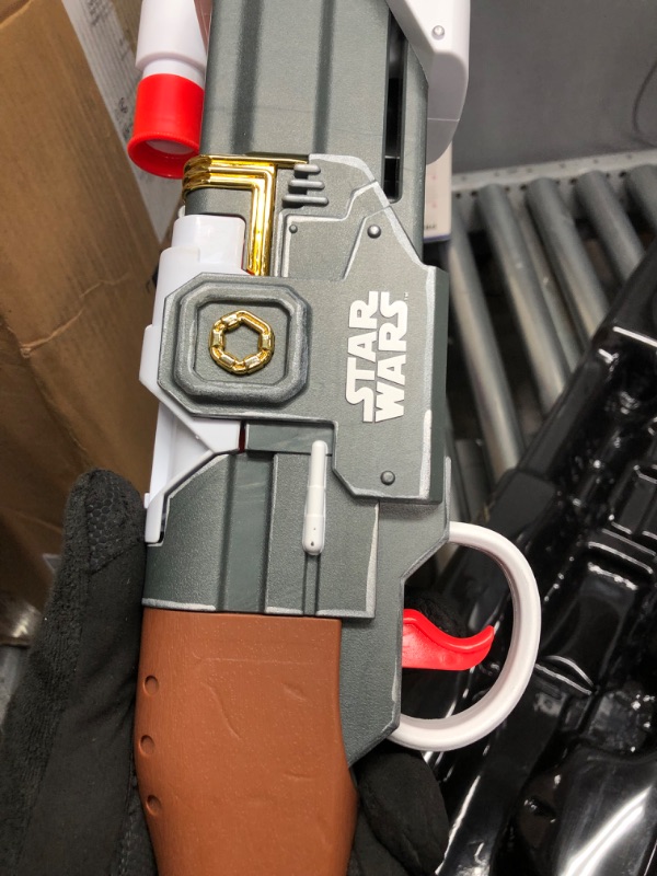 Photo 3 of **MISSING PIECES,MINOR SHIPPING DAMAGE **NERF Star Wars Amban Phase-Pulse Blaster, The Mandalorian, Scope with Illuminated Lens, 10 Darts, Blaster Sounds, 50.25 Inches Long
