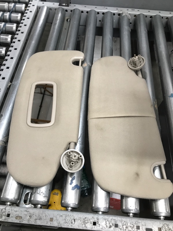 Photo 3 of ***Some stains due to prior use.***
Dasbecan Gray Pair Car Sun Visor Compatible with Dodge Ram 1500 2500 3500 2002 2003 2004 2005 2006 2007 2008 2009 Replaces# 1CT18TL2AA 1CT11TL2AA