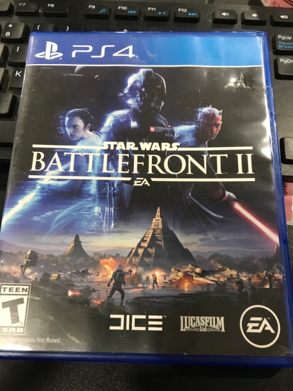 Photo 9 of *** POWERS ON *** PlayStation 4 Pro 1TB Limited Edition Console - Star Wars Battlefront II Bundle [Discontinued]
