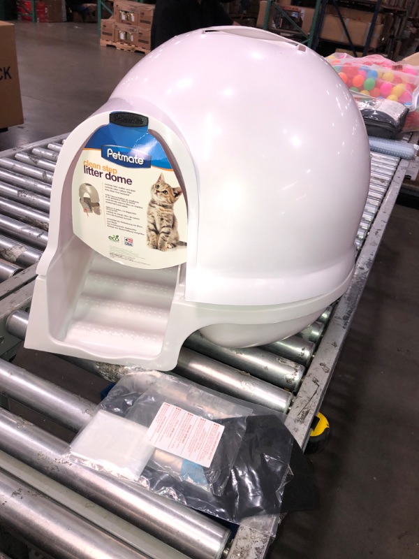 Photo 2 of (SEE NOTES) Petmate Booda Clean Step Cat Litter Box Dome (Made in the USA with 95% Recycled Materials)- Pearl White