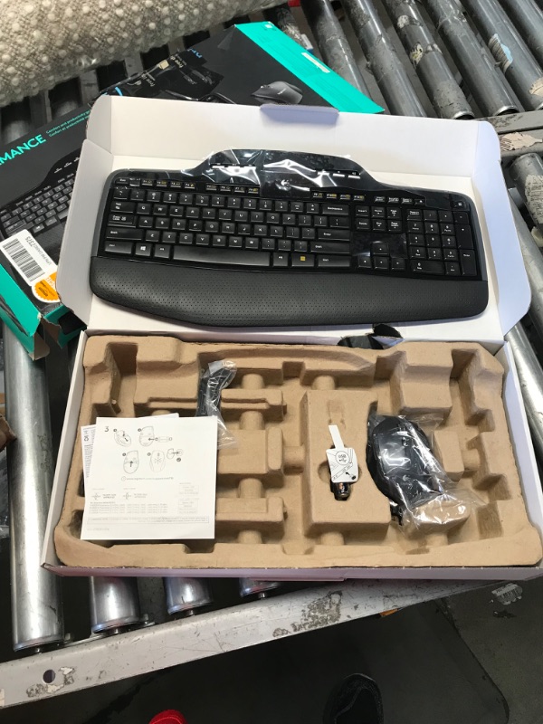 Photo 2 of Logitech Wireless Desktop MK710 Keyboard & Mouse
