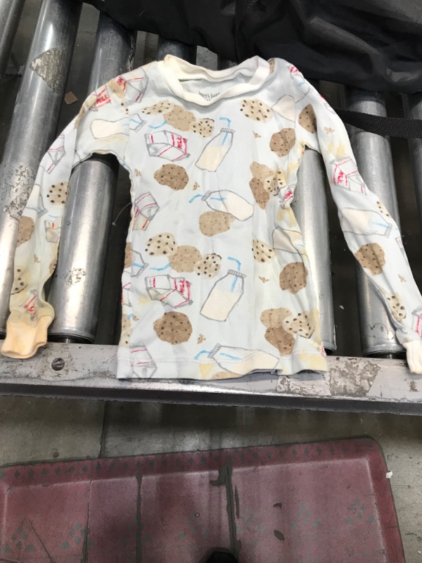 Photo 2 of Burt's Bees Baby Baby Boys' Pajamas, Tee and Pant 2-Piece Pj Set  *** Only has top no bottoms pants**** 24 month 