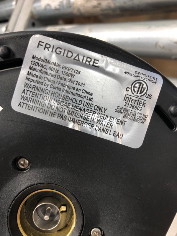 Photo 5 of ***MINOR DAMAGE***Frigidaire EKET125-WHITE Retro Electric Hot Water Kettle with Speed Boil Tech, Bpa-Free, 1.8, Stainless Steel, White