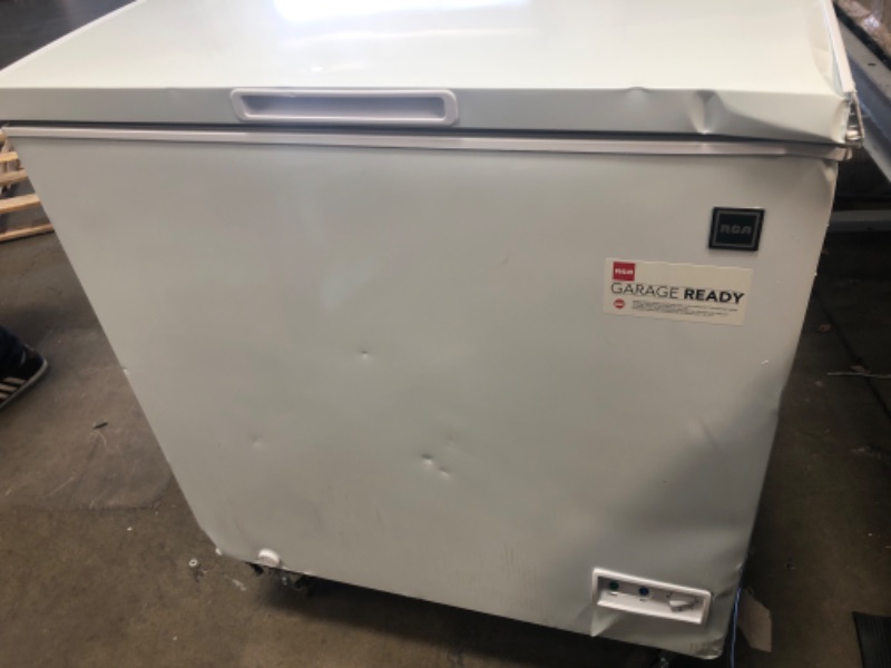 Photo 4 of **PARTS ONLY**
RCA RFRF450-AMZ, 5.1 Cubic Foot Chest, Deep Freezer Cold Storage for Food, White
