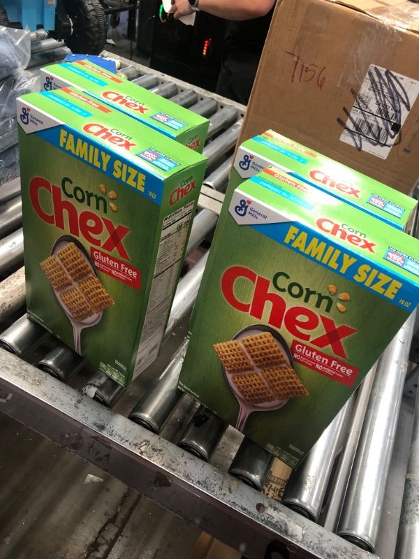 Photo 2 of *EXPIRE Apr 2023*
Corn Chex Gluten Free Breakfast Cereal, Made with Whole Grain, Homemade Chex Mix ingredient, Family Size, 18 OZ (4 pcks)
