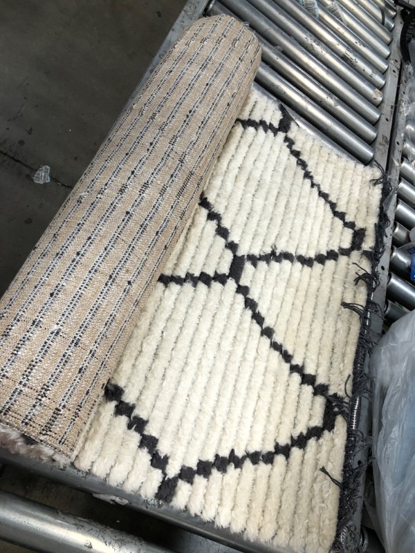 Photo 3 of **used item**
Loloi Chris Loves Julia x Alice ALI-04 Cream / Charcoal Geometric Area Rug 2'-7" x 8'-0" 2'-7" x 8'-0" Cream / Charcoal