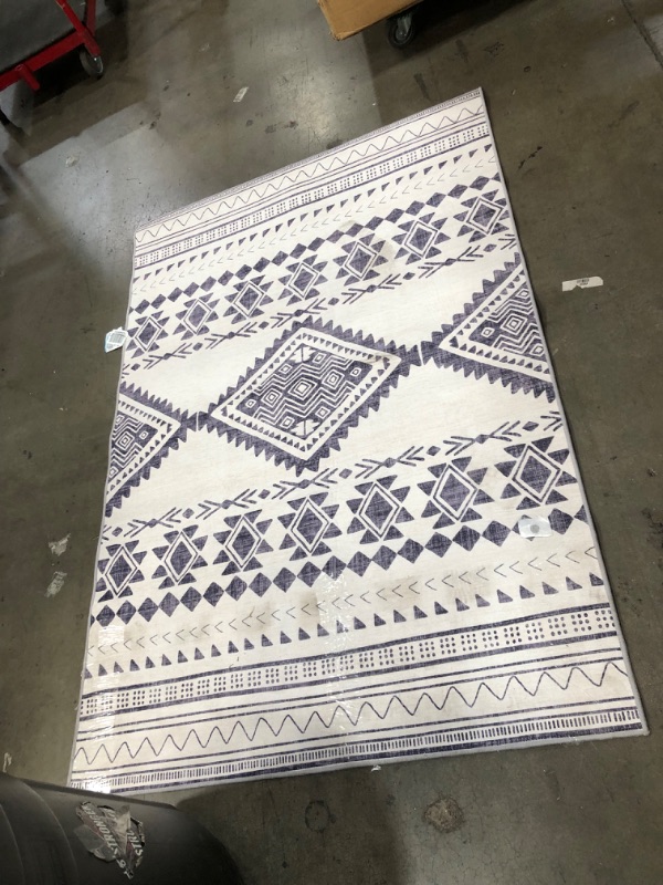 Photo 1 of 4 x 6 white grey style rug