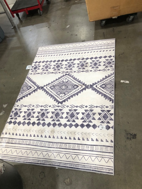 Photo 2 of 4 x 6 white grey style rug