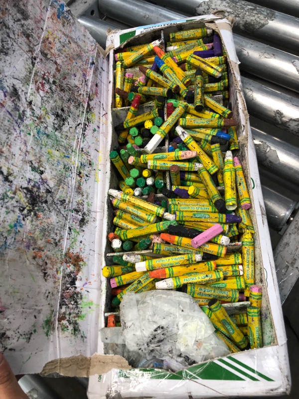 Photo 1 of Crayola Oil Pastels Classpack (box of 336)