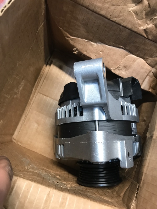 Photo 2 of **NEW** SMALL PLASTIC PIECE BROKEN**SEE PICTURES**  ACDelco GM Genuine Parts 23480515 Alternator