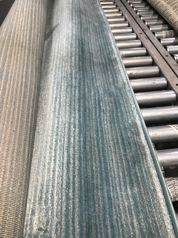 Photo 2 of **VERY USED**
SAFAVIEH Vision Collection 8' x 10' Aqua VSN606B Modern Ombre Tonal Chic Non-Shedding Living Room Bedroom Dining Home Office Area Rug