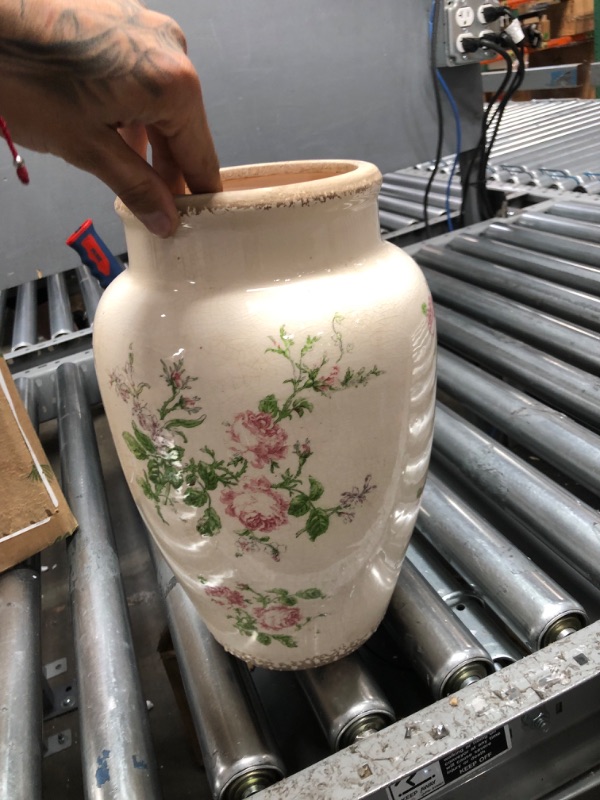 Photo 2 of FLORAL PRINT VASE 
