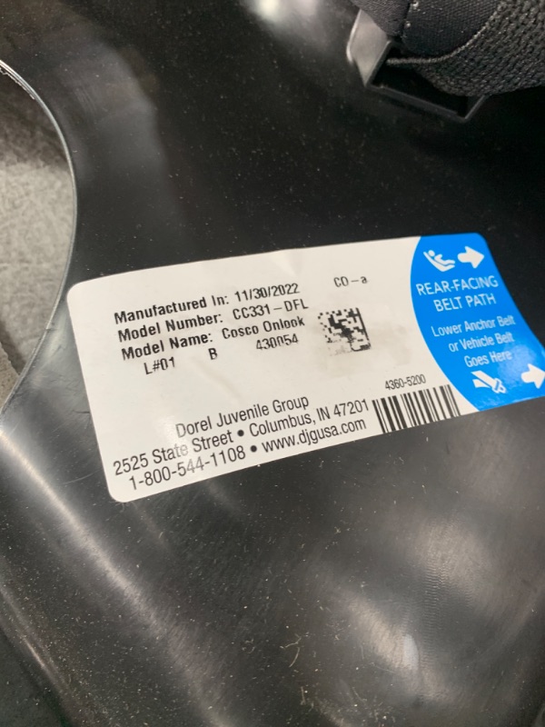 Photo 3 of Used *** Cosco Onlook 2-in-1 Convertible Car Seat, Rear-Facing 5-40 pounds and Forward-Facing 22-40 pounds and up to 43 inches, Black Arrows