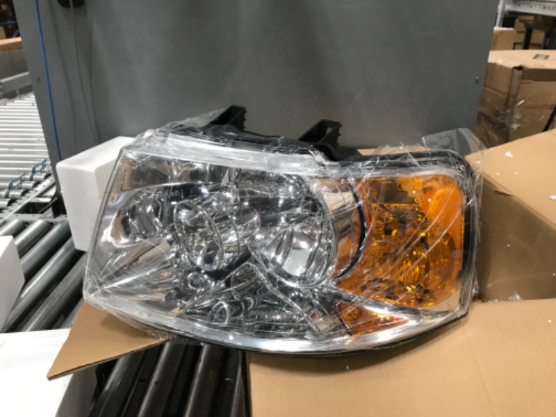 Photo 3 of AUTOSAVER88 Headlights Assembly Compatible with 03 04 05 06 2003 2004 2005 2006 Ford Expedition Chrome Housing