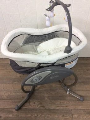 Photo 1 of **SEE NOTES**
Graco DreamGlider Gliding Swing and Sleeper
