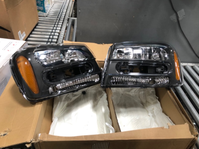 Photo 4 of AUTOSAVER88 Headlights Assembly Compatible with 2002-2009 Trailblazer W/Full Width Grille Amber Reflector(Except Compatible with 2006-2009 LT models) Chrome Housing Amber Reflector