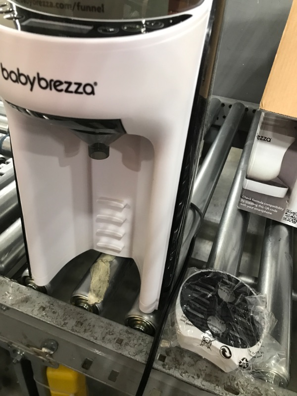 Photo 4 of Baby Brezza Formula Maker Pro Advanced Baby Formula Maker Dispenser