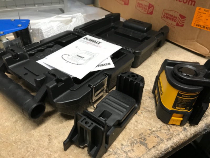 Photo 1 of 100 ft. Green Self-Leveling Cross Line Laser Level with (3) AA Batteries & Case
