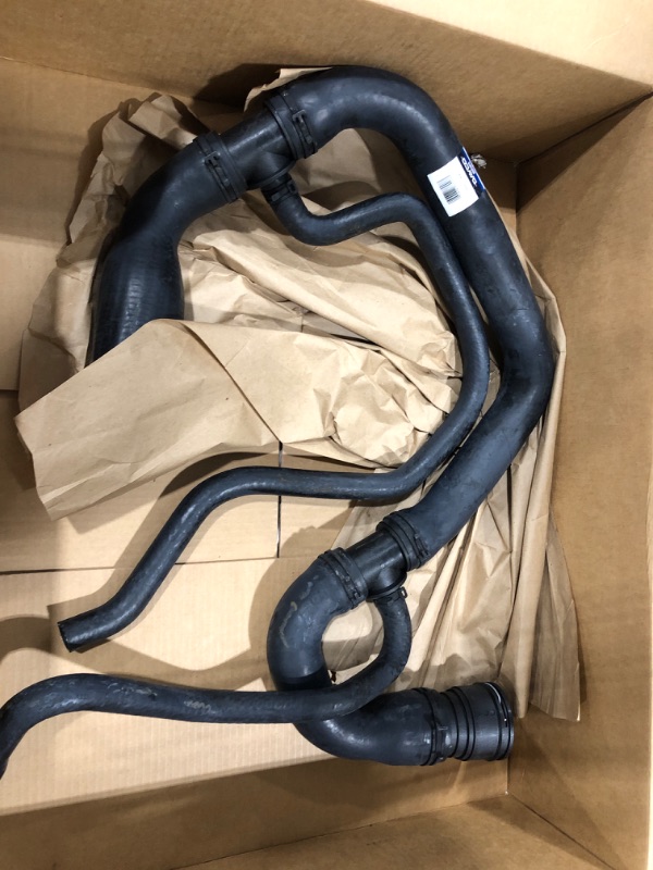 Photo 2 of Dayco 72348 Curved Radiator Hose