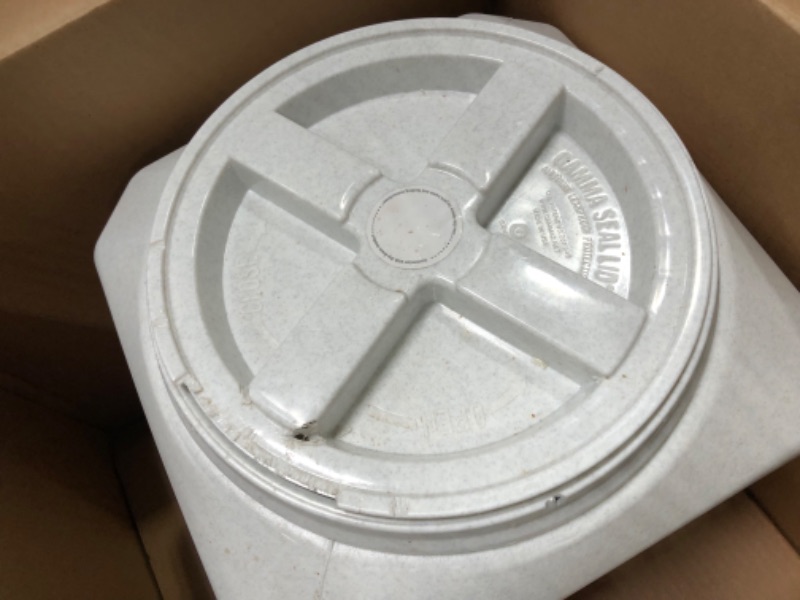 Photo 4 of **used item, minor damage**
GAMMA2 Vittles Vault Outback Airtight Pet Food Container 25 Pounds