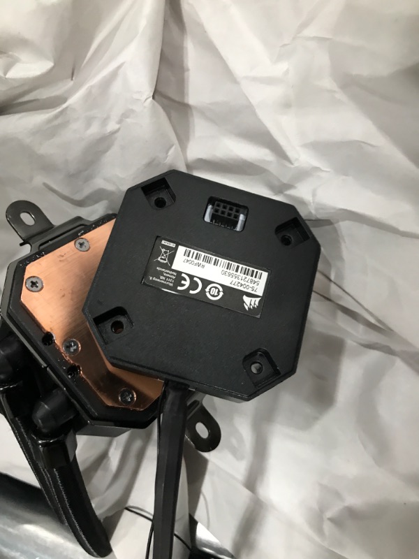 Photo 1 of Corsair iCUE H150i Elite, CW-9060048-WW, Capellix, RGB Pump + Fans, 360mm (Renewed)