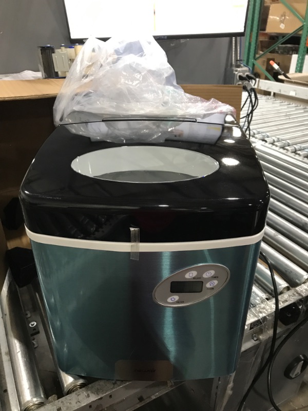 Photo 3 of ***TESTED/ TURNS ON*** NewAir Portable Ice Maker 50 lb. Daily, 12 Cubes in Under 7 Minutes Stainless Steel - AI-215SS & Perfect Stix Icebag10TT-50 Ice Bag with Twist Tie Enclosure, 10 lbs (50/Pk), Clear Stainless Steel Ice Maker + 50 Ice Bag