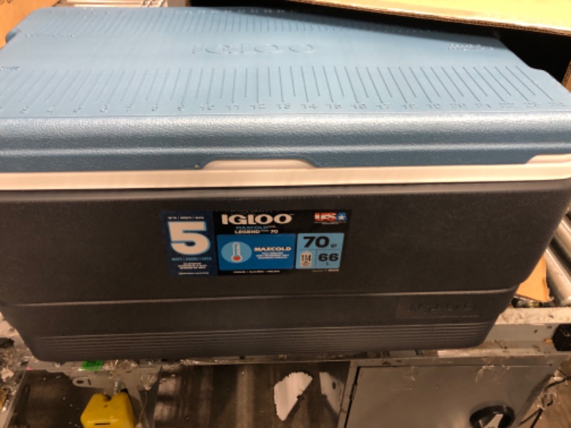 Photo 2 of Igloo Maxcold 40-100 Qt Commercially Insulated Coolers 70 Qt Navy