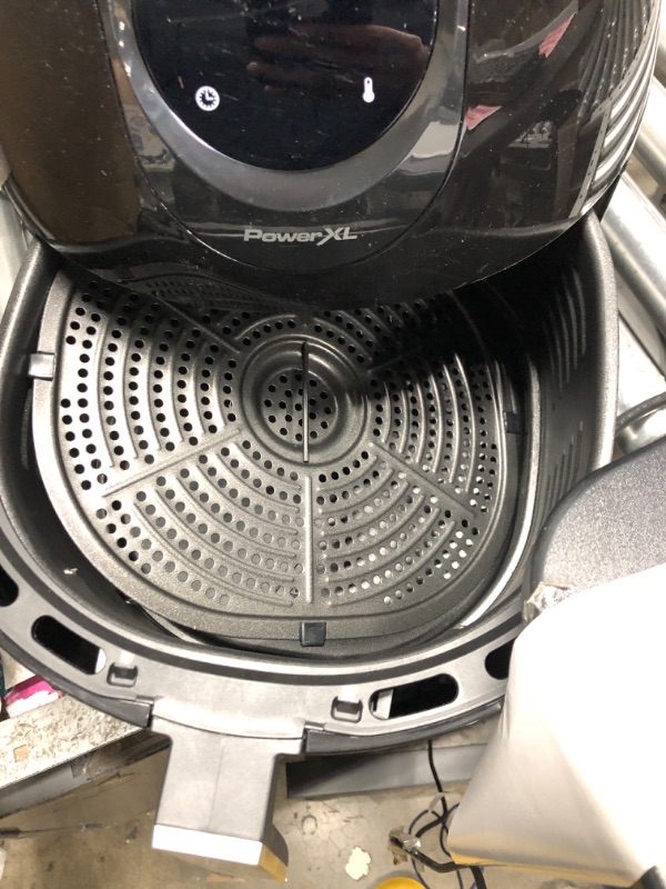 Photo 3 of ***POWERS ON***PowerXL Air Fryer 7 QT Maxx Classic , Extra Hot Air Fry, Cook, Crisp, Broil, Roast, Bake, High Gloss Finish, Black (7 Quart)