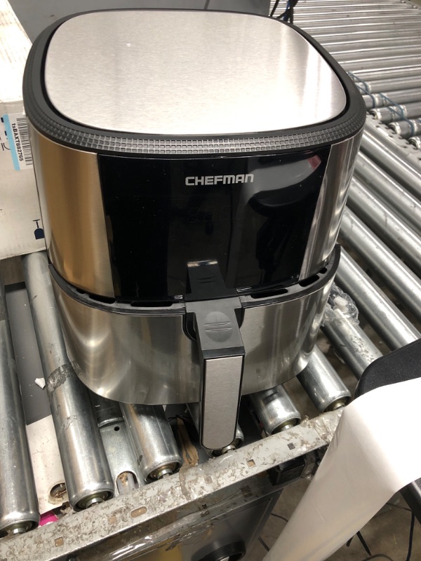 Photo 2 of ***POWERS ON***Chefman TurboFry Air Fryer