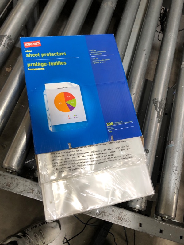Photo 1 of Top Loading 2.4 Mil Clear Sheet Protectors, 200 Count.