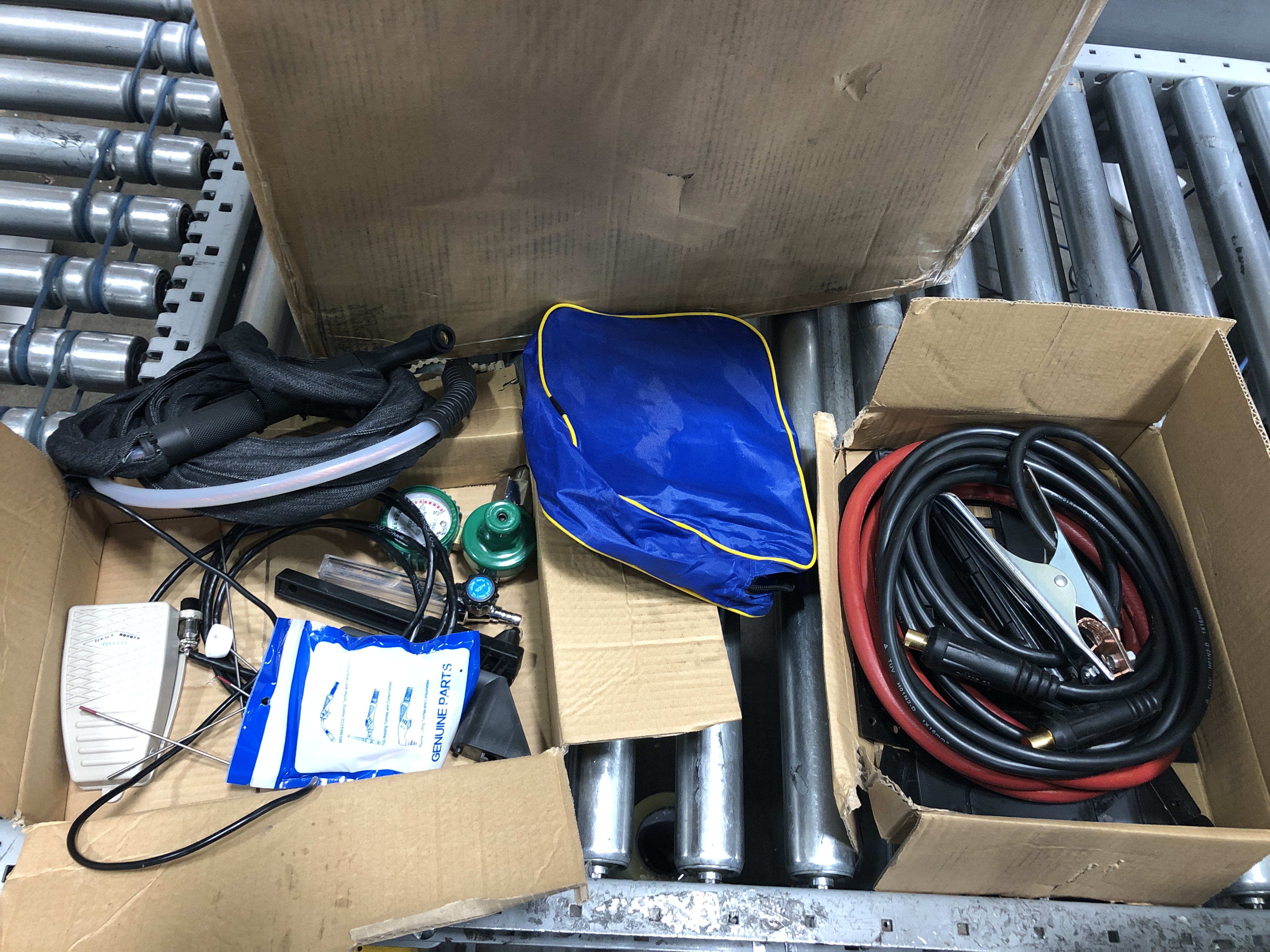 Photo 4 of VEVOR TIG Welder AC/DC, 3 in 1 TIG/MMA/ARC Welding Machine with 110/220V Dual Voltage, 200A Aluminum MMA Welder w/Inverter IGBT and Digital Panel, Multiprocess ARC Welder