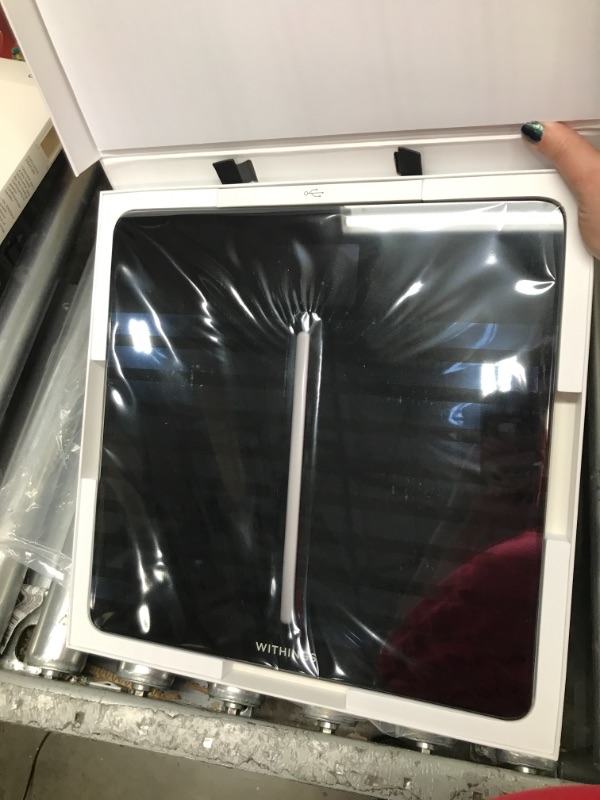 Photo 1 of ***TESTED WORKING*** Withings Body Cardio – Premium Wi-Fi Body Composition Smart Scale, Tracks Heart Health, Vascular Age, BMI, Fat, Muscle & Bone Mass, Water %, Digital Bathroom Scale with App Sync via Bluetooth or Wi-Fi Body Black
