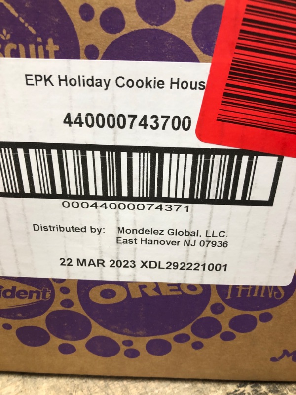 Photo 3 of *** EXP MARCH 22, 2023 *** NABISCO Variety Pack Create-A-Treat Holiday Cookie Decorating Kit, OREO Mini Village Cookie Kit and SOUR PATCH KIDS Holiday Cookie Camper Kit, 2 Pack
