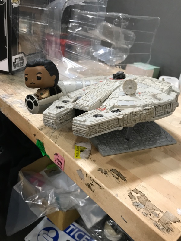 Photo 2 of Funko Pop! Ride Super Deluxe: Star Wars - Lando Calrissian in the Millenium Falcon (Shared Galactic Convention, Amazon Exclusive)
