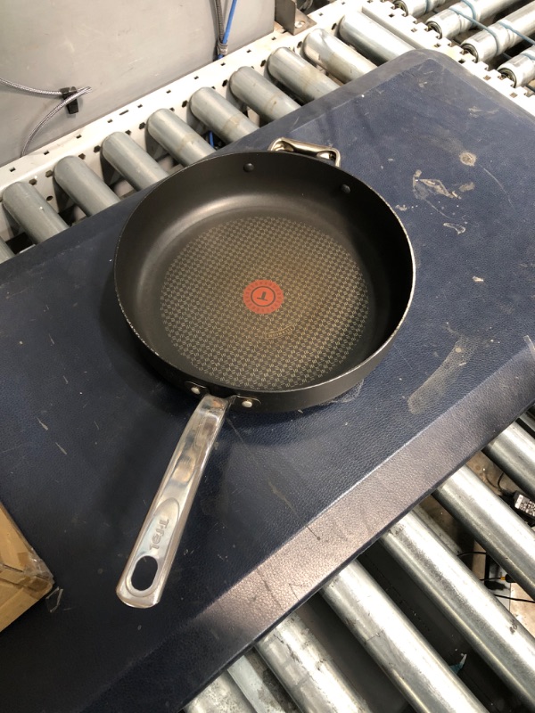 Photo 2 of *** missing top cover*** T-fal C51782 ProGrade Titanium Nonstick Thermo-Spot Dishwasher Safe PFOA Free with Induction Base Saute Pan Jumbo Cooker Cookware, 5-Quart, Black Titanium Nonstick Induction Base 5-Quart
