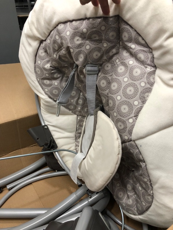 Photo 2 of Graco Simple Sway Swing
