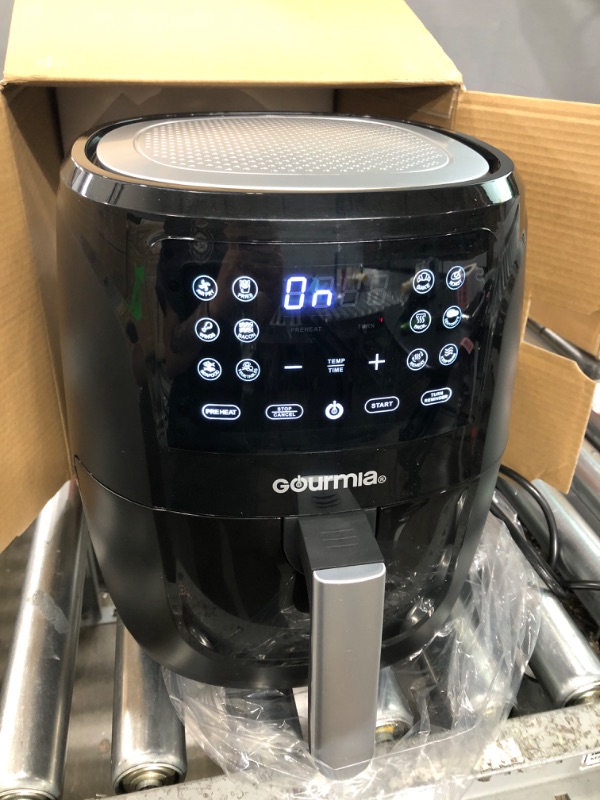 Photo 2 of **TESTED/ TURNS ON*** Gourmia Air Fryer Oven Digital Display 6 Quart Large AirFryer Cooker 12 1-Touch Cooking Presets, XL Air Fryer Basket 1500w Power Multifunction Black and Stainless Steel Accents FRY FORCE GAF686 6 Qt.