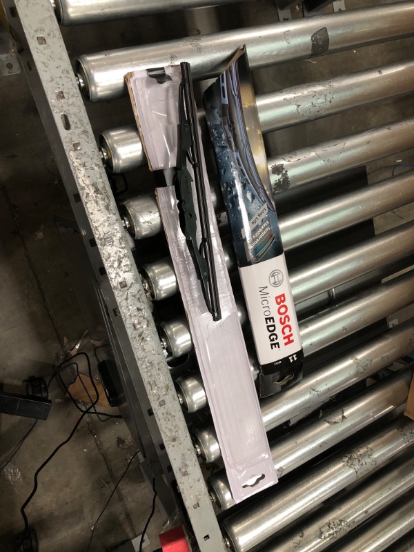 Photo 2 of Bosch Micro Edge 40711 Windshield Wiper Blade