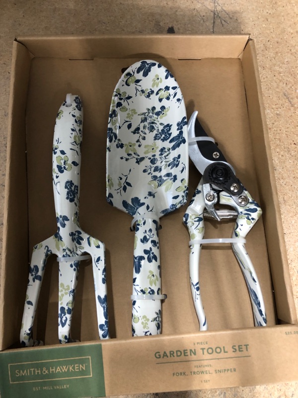 Photo 1 of 3pc Pruner, Cultivator, and Trovel Gardening Set - Smith  Hawken