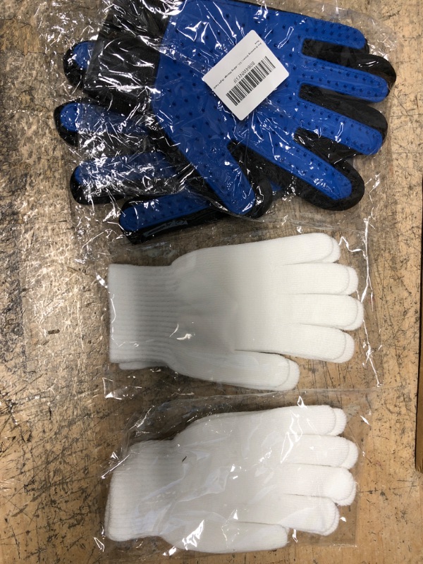 Photo 1 of 3 ITEMS, ASSORTED GLOVES BUNDLE