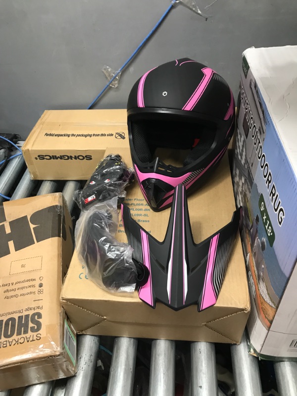 Photo 2 of Adult 4 Wheeler Helmet, Motocross Helmet DOT/FMVSS-218 Certification Comfortable and Breathable Full Helmets for Locomotives Used in All Seasons Medium Pink 