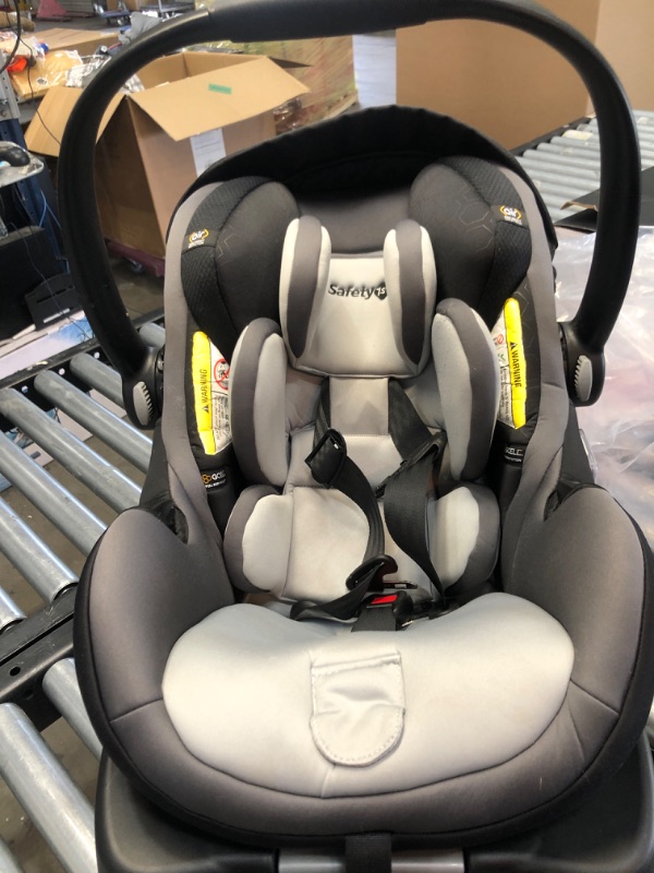 Photo 4 of 
Safety 1?? Grow and Go Sprint All-in-One Convertible Car Seat, Soapstone II
