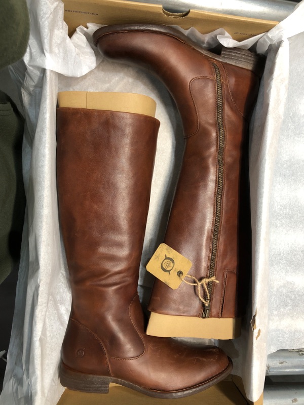 Photo 2 of BORN North Brown Full Grain Leather Size 6 
