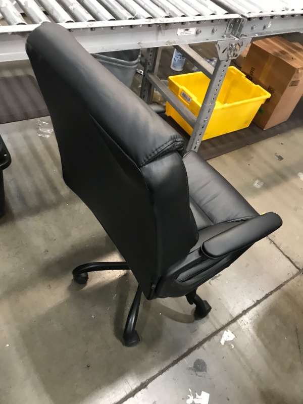 Photo 4 of Black office chair with 5 wheels