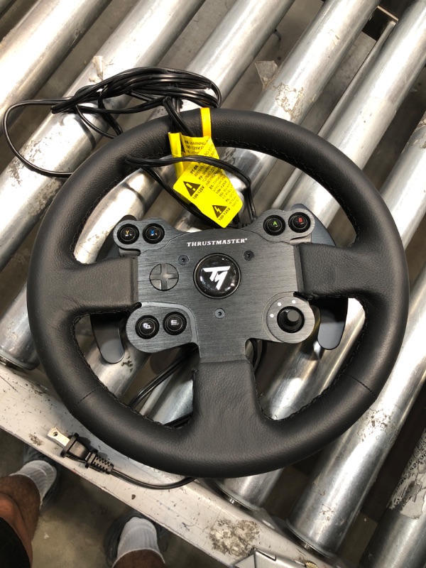 Photo 2 of **PEDALS DON'T WORK** Thrustmaster TX RW Leather Edition (XBOX Series X/S, XOne & PC)
