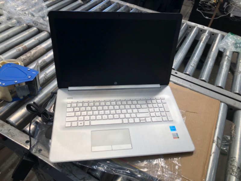 Photo 5 of **PARTS ONLY DOES NOT POWER ON **HP Newest 15.6 HD Touch Screen Laptop, 11th Gen Intel 4-Core i5-1135G7(Up to 4.2GHz, Beat i7-1060G7), 8GB RAM, 512GB PCIe SSD, Iris Xe Graphics, Bluetooth, WiFi, Fast Charge, HDMI, Win11 S 8GB RAM I 512GB SSD 15.6 inch tou