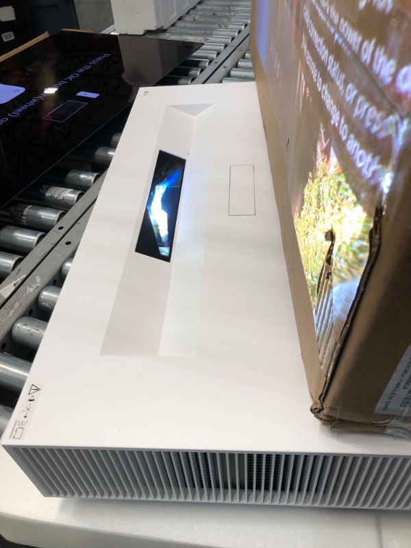 Photo 1 of LG HU85LA Ultra Short Throw 4K UHD Laser Smart Home Theater Cinebeam Projector with Alexa built-in, LG Thinq AI, and LG webOS Lite Smart TV
**SEE NOTES**