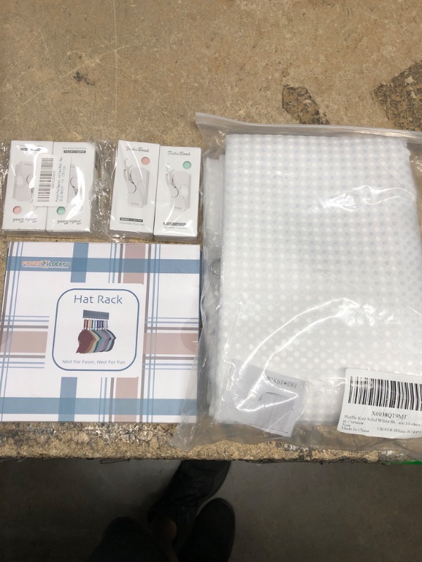 Photo 1 of 4 PCS HOME GOODS BUNDLE
