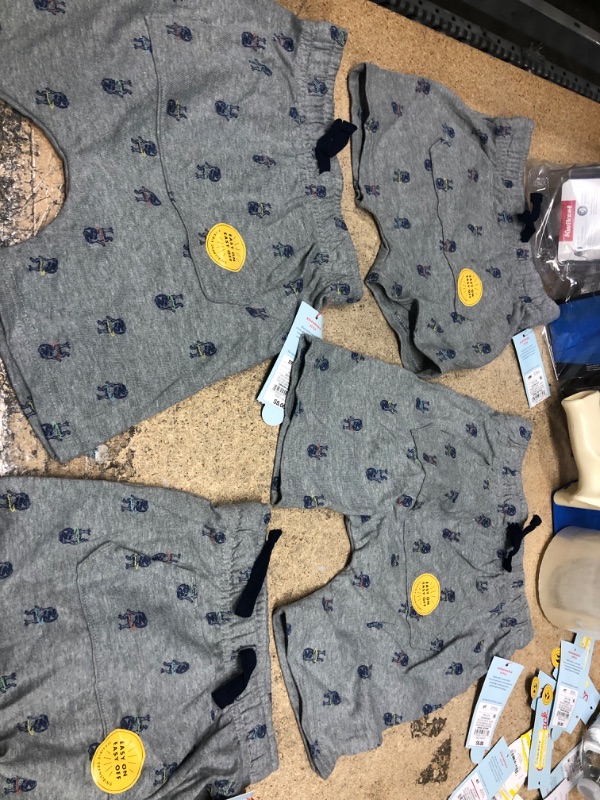 Photo 1 of 4 pack shark shorts grey (2 5T/ 2 18M)