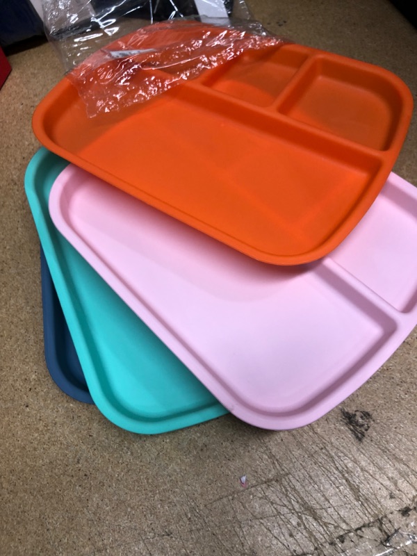 Photo 5 of **1 TRAY IS CRACKED, PLATES ARE WARPED SEE PHOTOS**
4pk cafeteria trays-sun squad 2 sets 